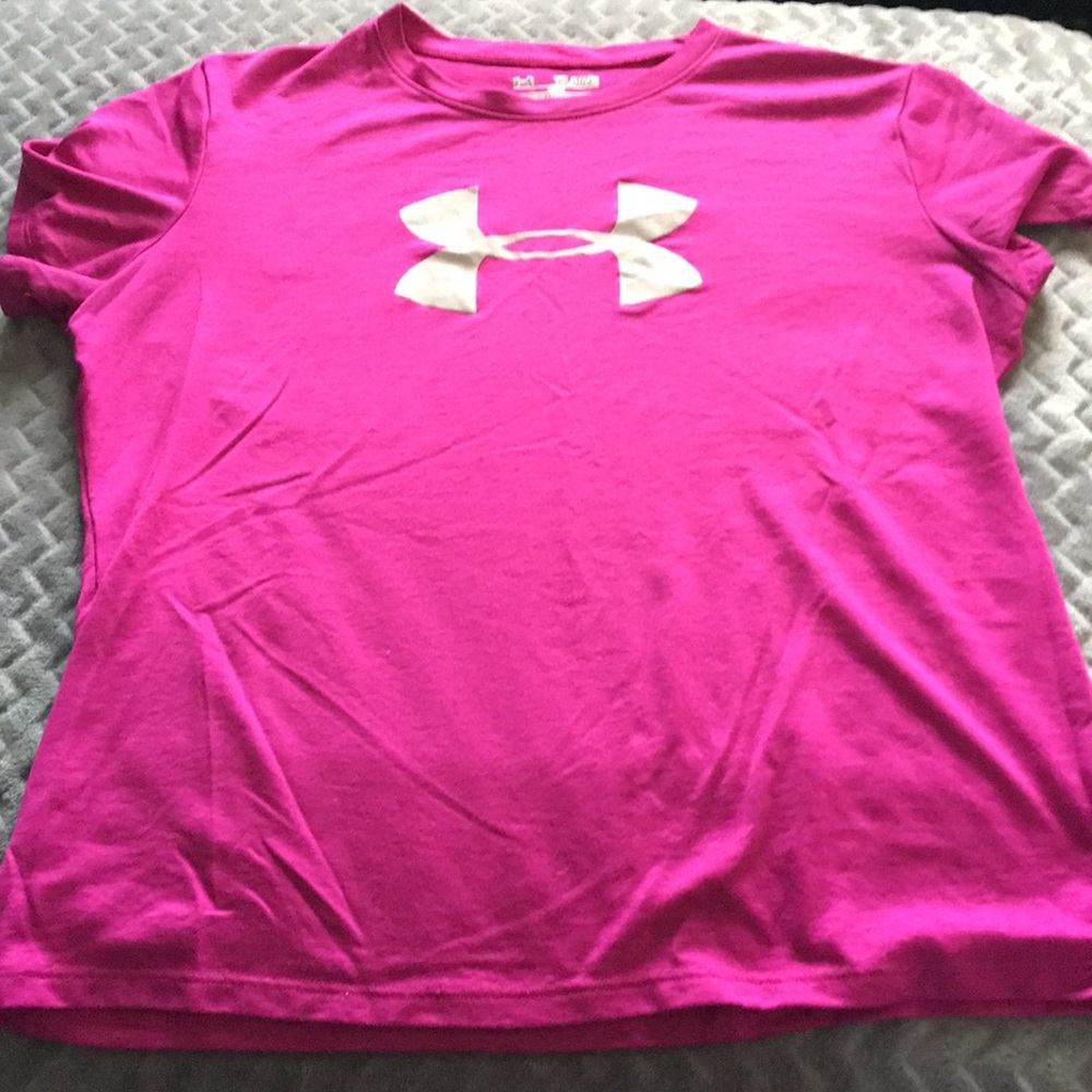 Pink girls Under Armour shirt